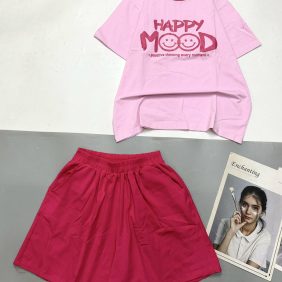 Đồ bộ quần đùi cùng màu viền cổ áo in chữ HAPPY MOOD - DBO4640